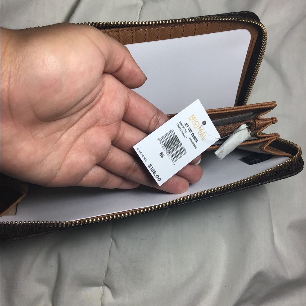 Micheal Kors Purse.